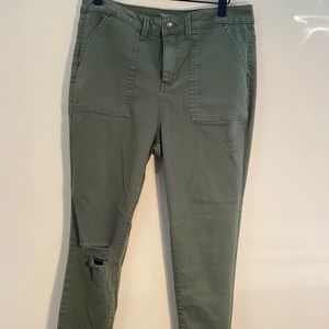 NWOT Green Distressed Stretch Skinny Pants, 10